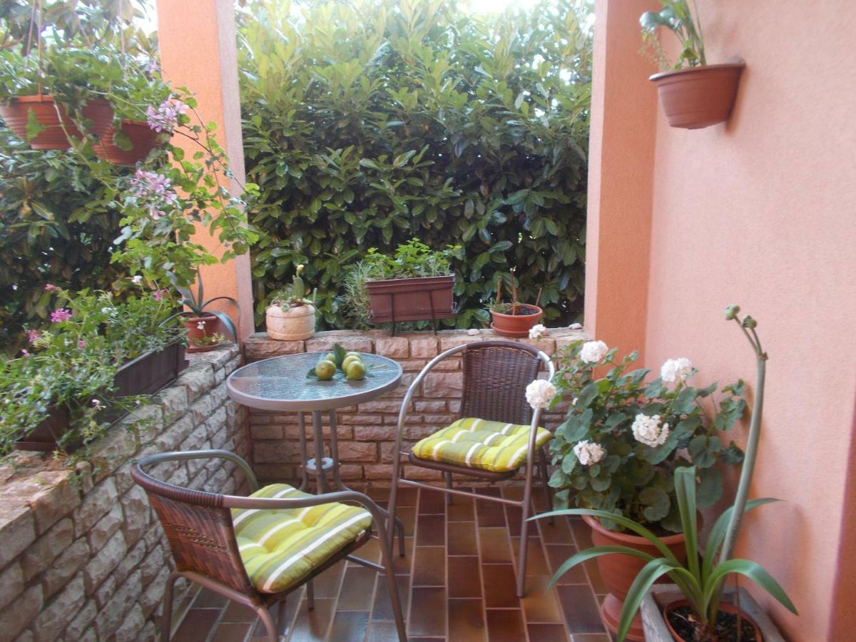 Ella Apartment Pula Exterior photo
